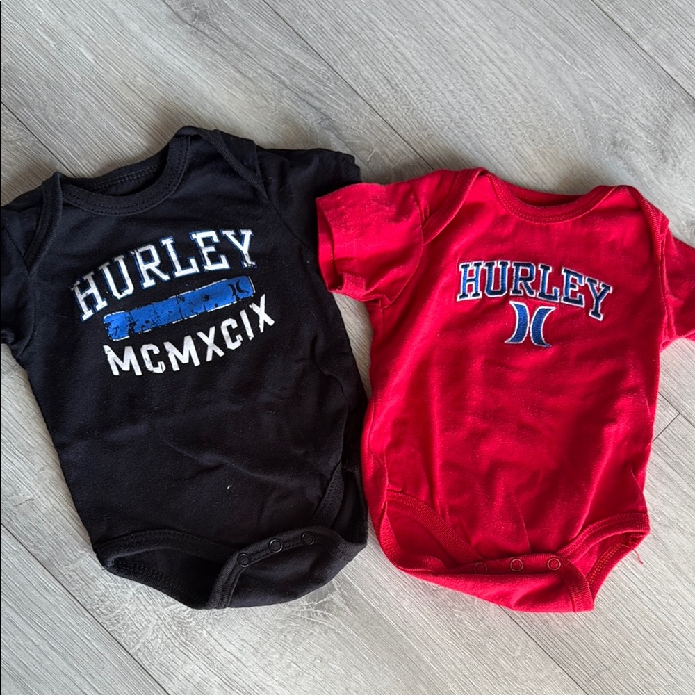 Hurley 3/6M Kids Bodysuit Set - Black and Red